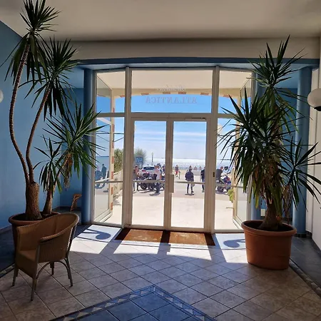 Près De La - 4 Pers, Piscine Ouverte, Parking, Animaux Acceptés - Fr-1-706-12